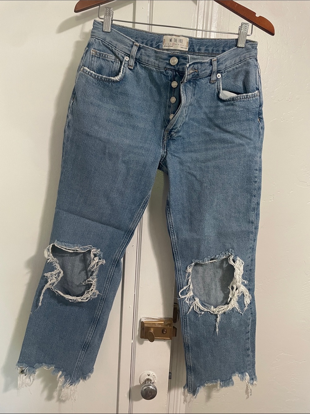 We The Free Distressed Light Blue Cropped Jeans
